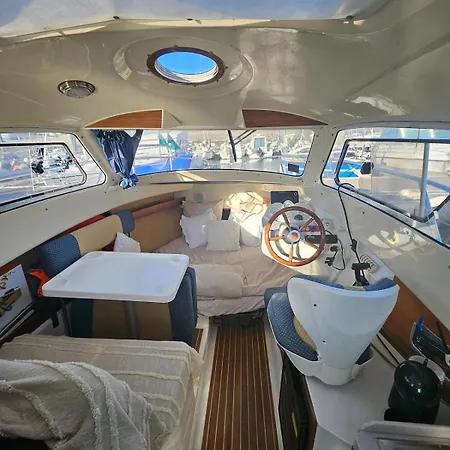 Botel Bateau Nuit Insolite *